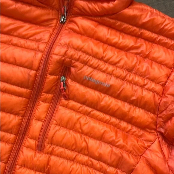 Patagonia women’s Orange micro puffer packable Jacket size medium - Picture 3 of 9